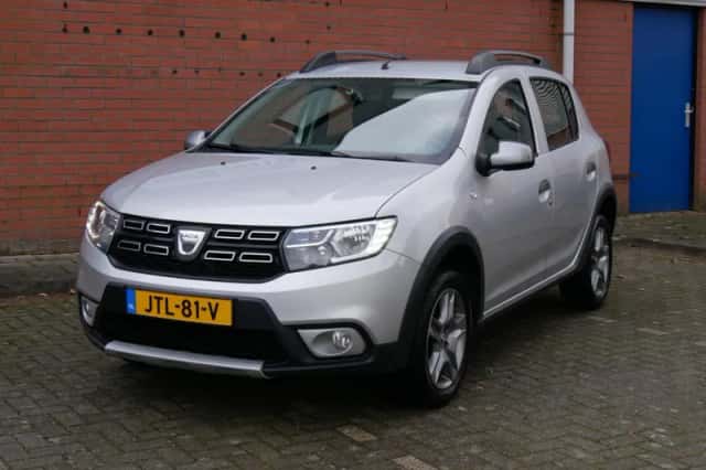 Dacia Sandero (2017) thumbnail 2