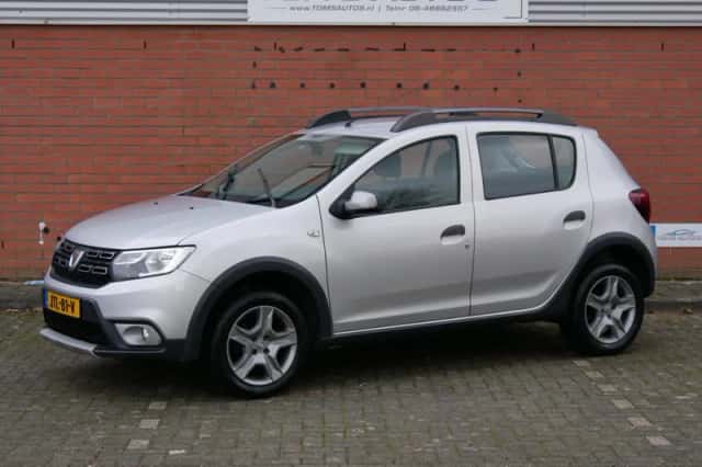 Dacia Sandero (2017) thumbnail 3