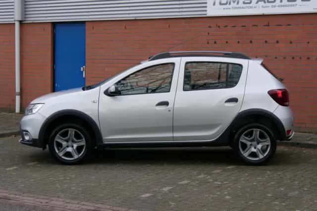 Dacia Sandero (2017) thumbnail 4