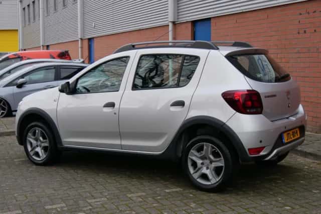 Dacia Sandero (2017) thumbnail 5