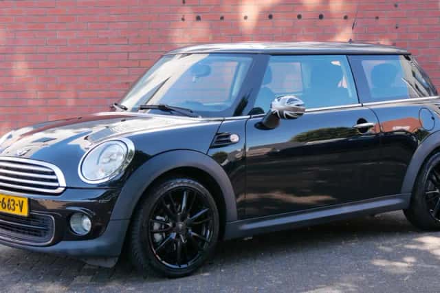 MINI One (2012) thumbnail 3