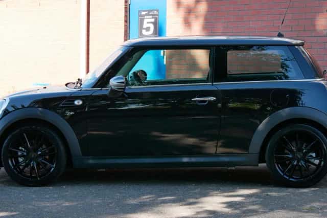 MINI One (2012) thumbnail 4