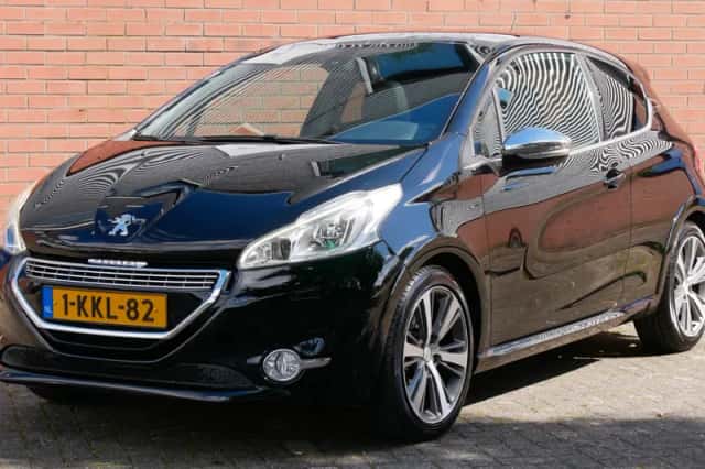 Peugeot 208 (2013) thumbnail 2