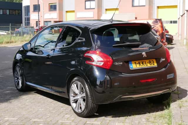 Peugeot 208 (2013) thumbnail 6