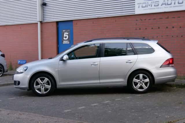 Volkswagen Golf (2011) thumbnail 4