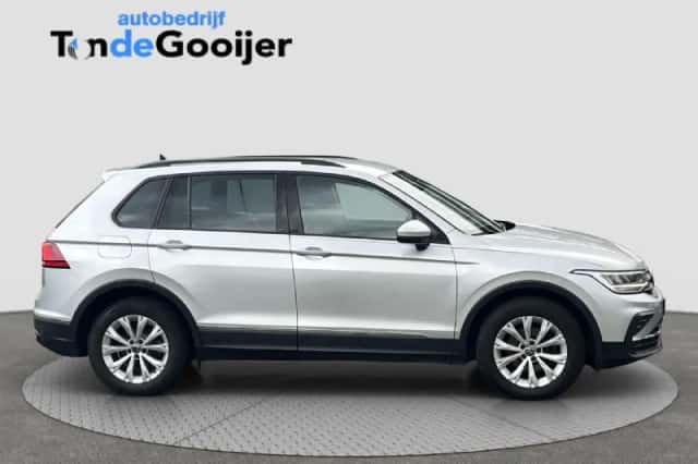 Volkswagen Tiguan (2020) thumbnail 2