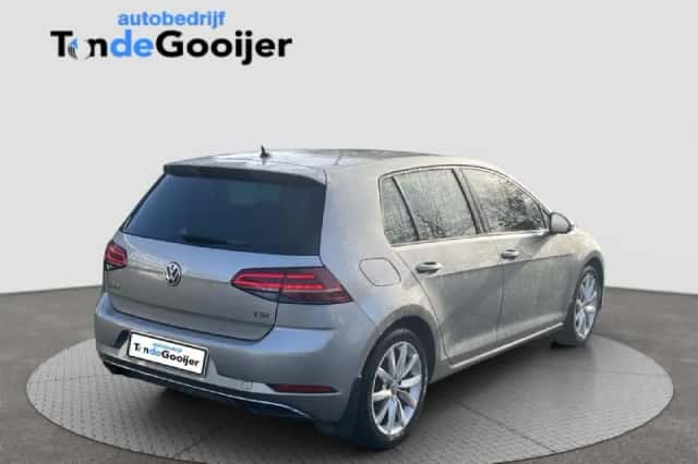 Volkswagen Golf (2017) thumbnail 3
