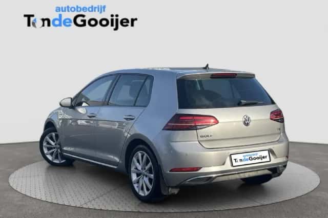 Volkswagen Golf (2017) thumbnail 4