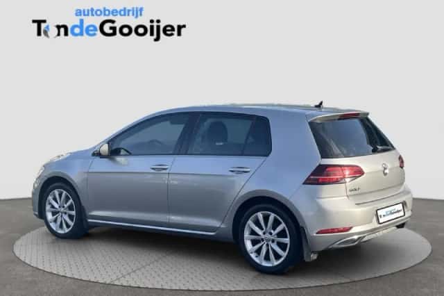Volkswagen Golf (2017) thumbnail 5