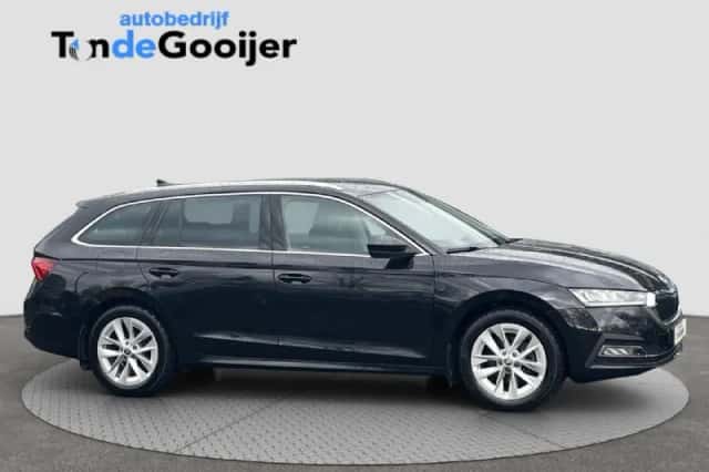 Škoda Octavia (2024) thumbnail 2