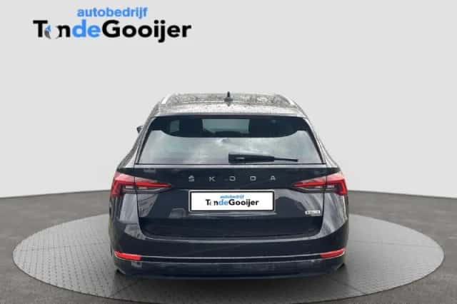 Škoda Octavia (2024) thumbnail 4