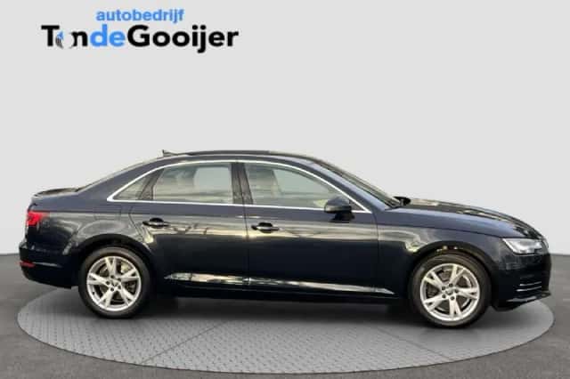Audi A4 (2019) thumbnail 2