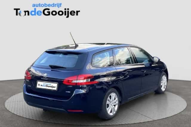 Peugeot 308 (2017) thumbnail 2