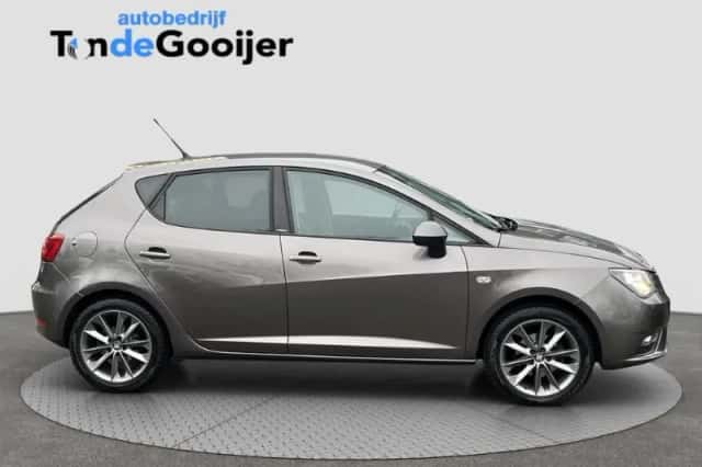 SEAT Ibiza (2015) thumbnail 2