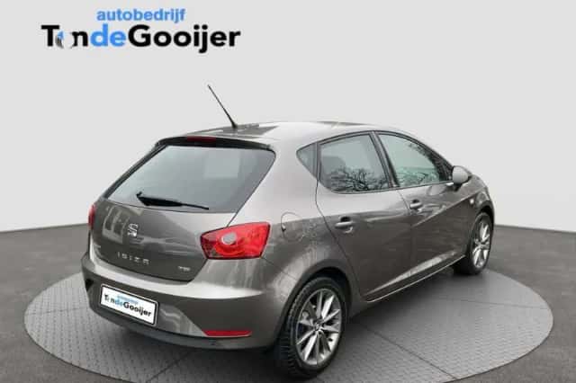 SEAT Ibiza (2015) thumbnail 3