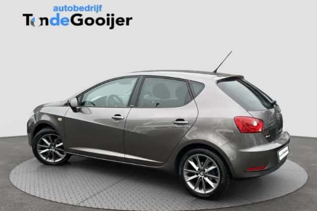 SEAT Ibiza (2015) thumbnail 5