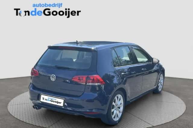 Volkswagen Golf (2013) thumbnail 3
