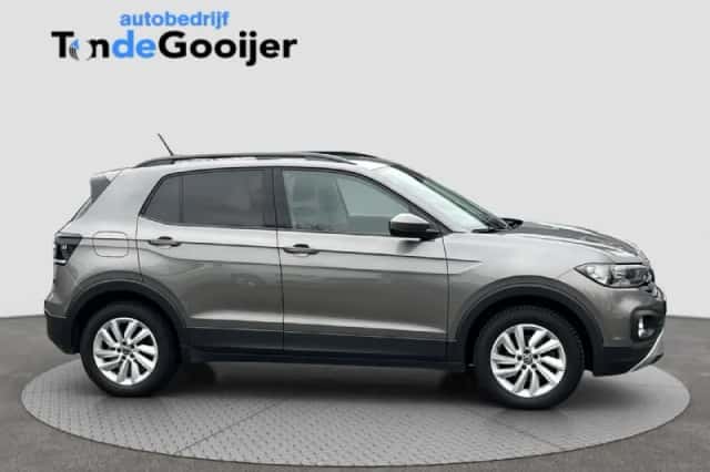 Volkswagen T-Cross (2021) thumbnail 2