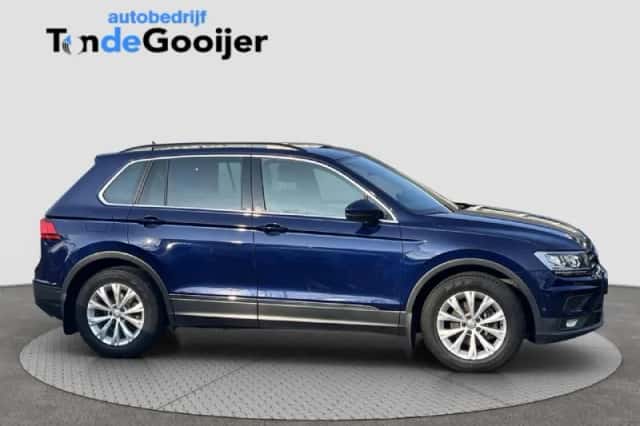 Volkswagen Tiguan (2018) thumbnail 2