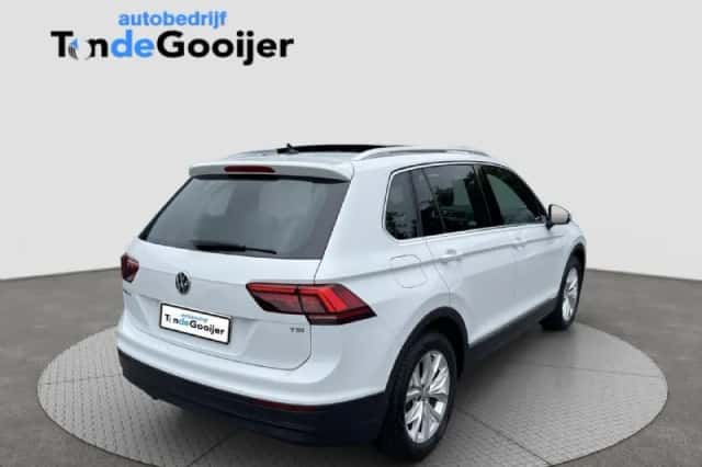Volkswagen Tiguan (2017) thumbnail 3
