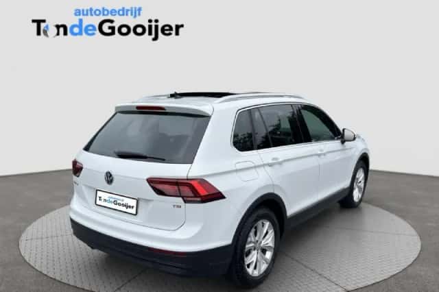 Volkswagen Tiguan (2017) thumbnail 4