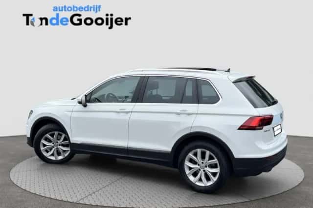 Volkswagen Tiguan (2017) thumbnail 6