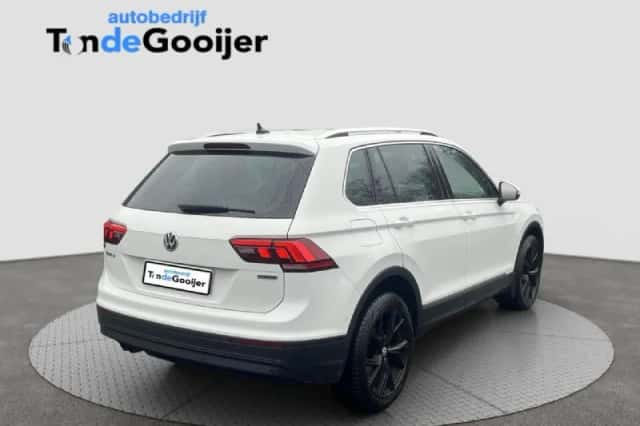 Volkswagen Tiguan (2019) thumbnail 3