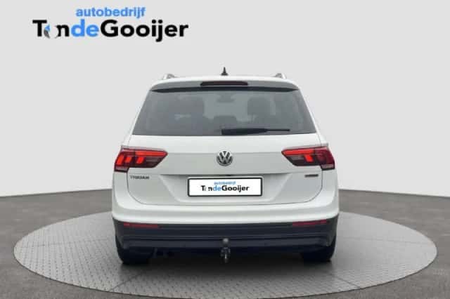 Volkswagen Tiguan (2019) thumbnail 4