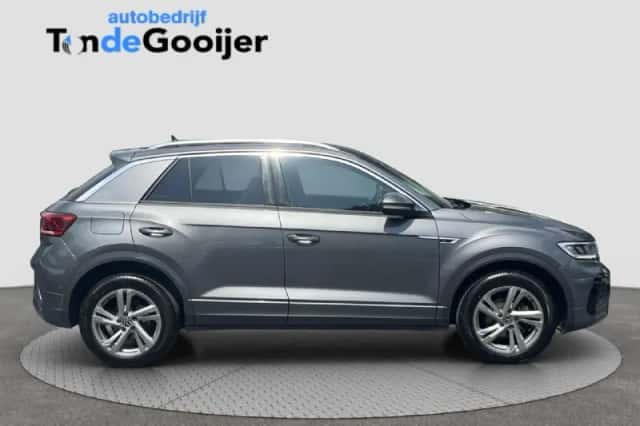 Volkswagen T-Roc (2022) thumbnail 2