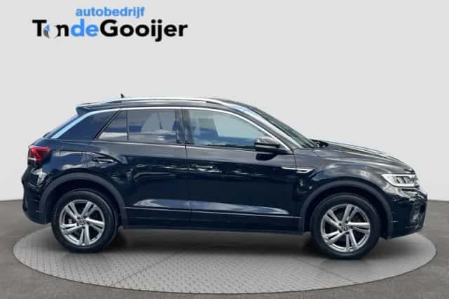Volkswagen T-Roc (2022) thumbnail 2
