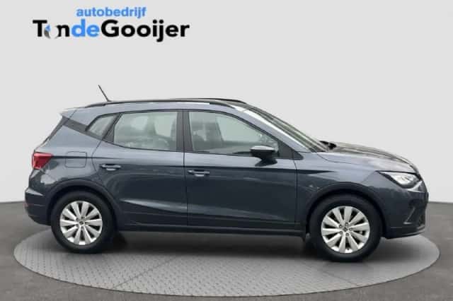SEAT Arona (2025) thumbnail 2