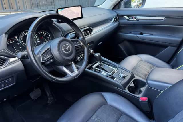 Mazda CX-5 (2022) thumbnail 2