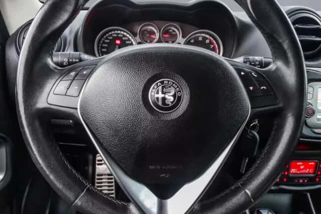Alfa Romeo MiTo (2016) thumbnail 4