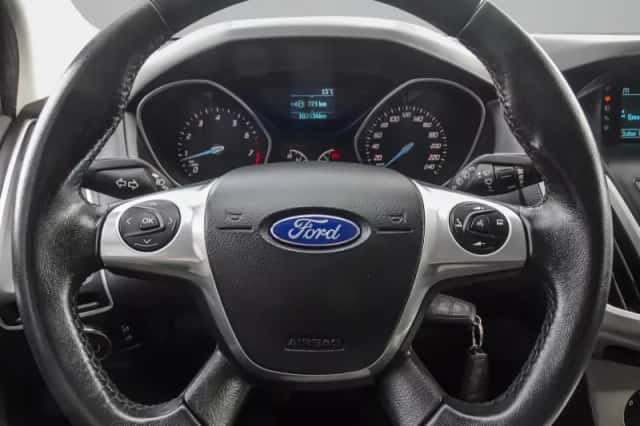 Ford Focus (2014) thumbnail 4