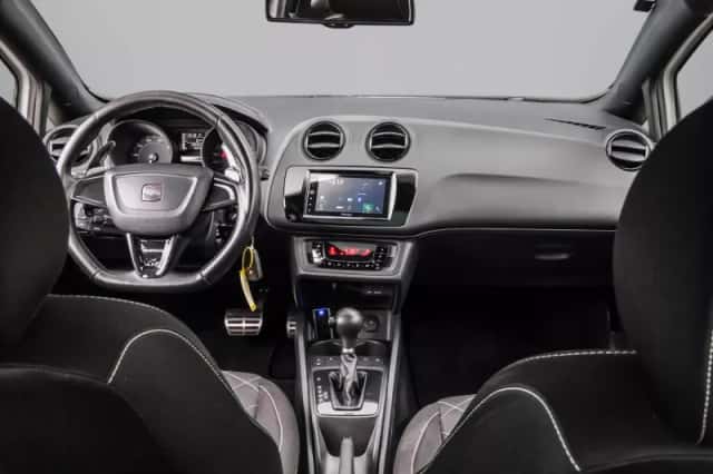 SEAT Ibiza (2012) thumbnail 3