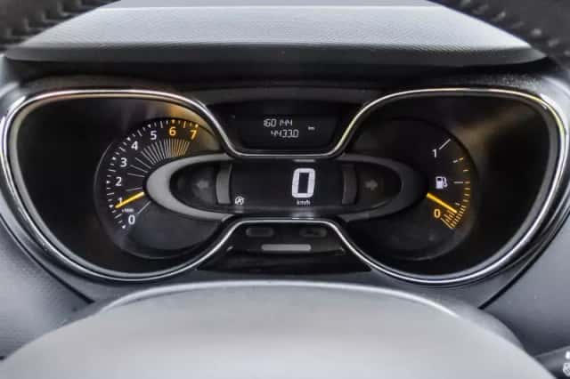 Renault Captur (2016) thumbnail 5