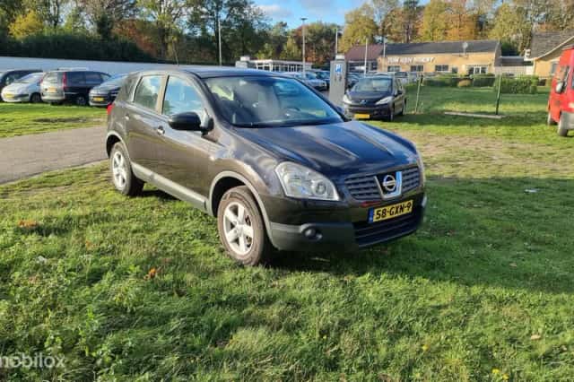 Nissan Qashqai (2008) thumbnail 1
