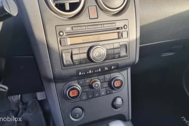 Nissan Qashqai (2008) thumbnail 6