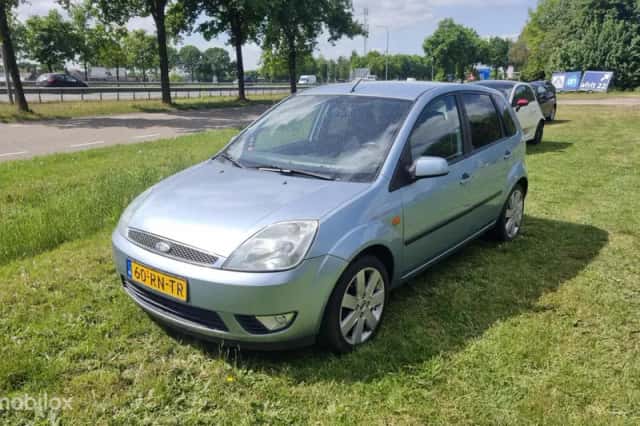 Ford Fiesta (2005) thumbnail 2