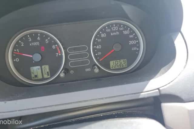 Ford Fiesta (2005) thumbnail 5