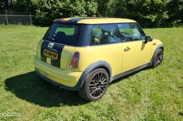 MINI One (2001) thumbnail 4