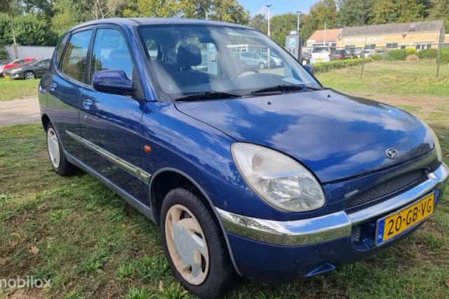 Daihatsu Sirion (2000) thumbnail 2