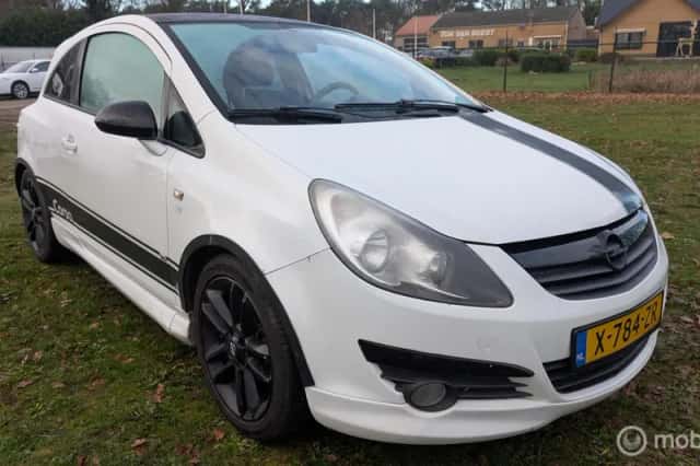 Opel Corsa (2009) thumbnail 1