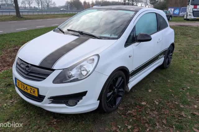 Opel Corsa (2009) thumbnail 2