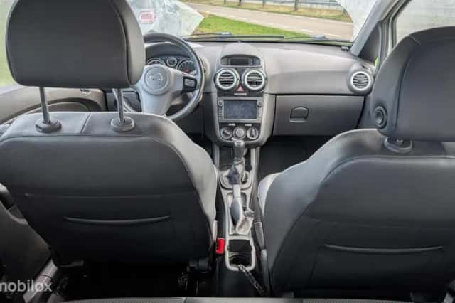 Opel Corsa (2009) thumbnail 6