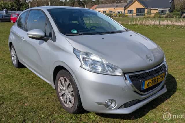Peugeot 208 (2014) thumbnail 1