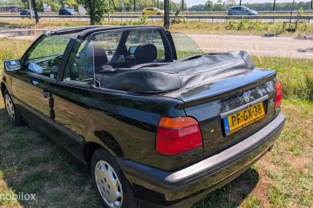 Volkswagen Golf (1996) thumbnail 3