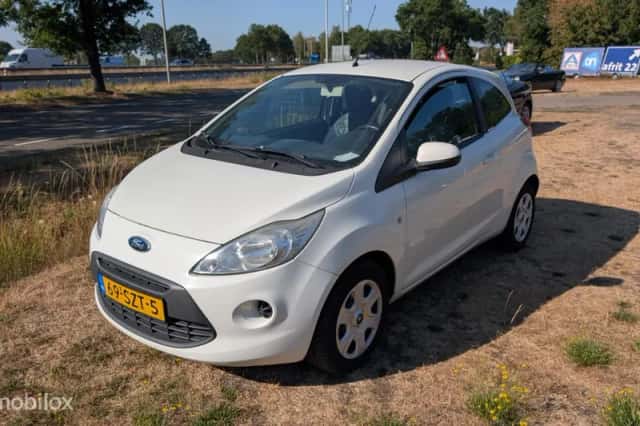 Ford Ka (2012) thumbnail 2