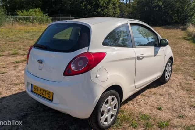 Ford Ka (2012) thumbnail 4