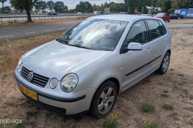 Volkswagen Polo (2002) thumbnail 2